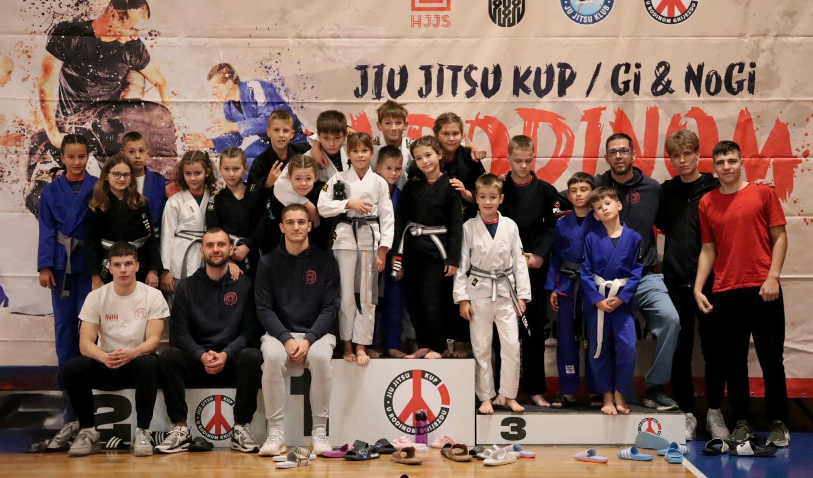 JJK Fortress briljirao u Vinkovcima: 34 medalje, dva pehara i titula najboljeg borca turnira!