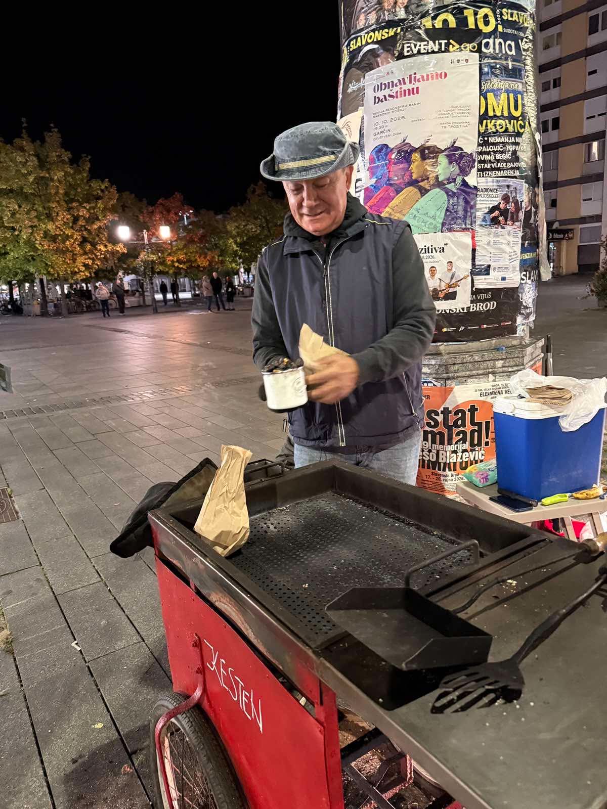 Jer kesteni vrući, vrući..