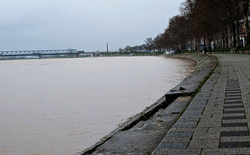 Sava u podne 756 cm, raste i dalje, redovne mjere obrane od poplave
